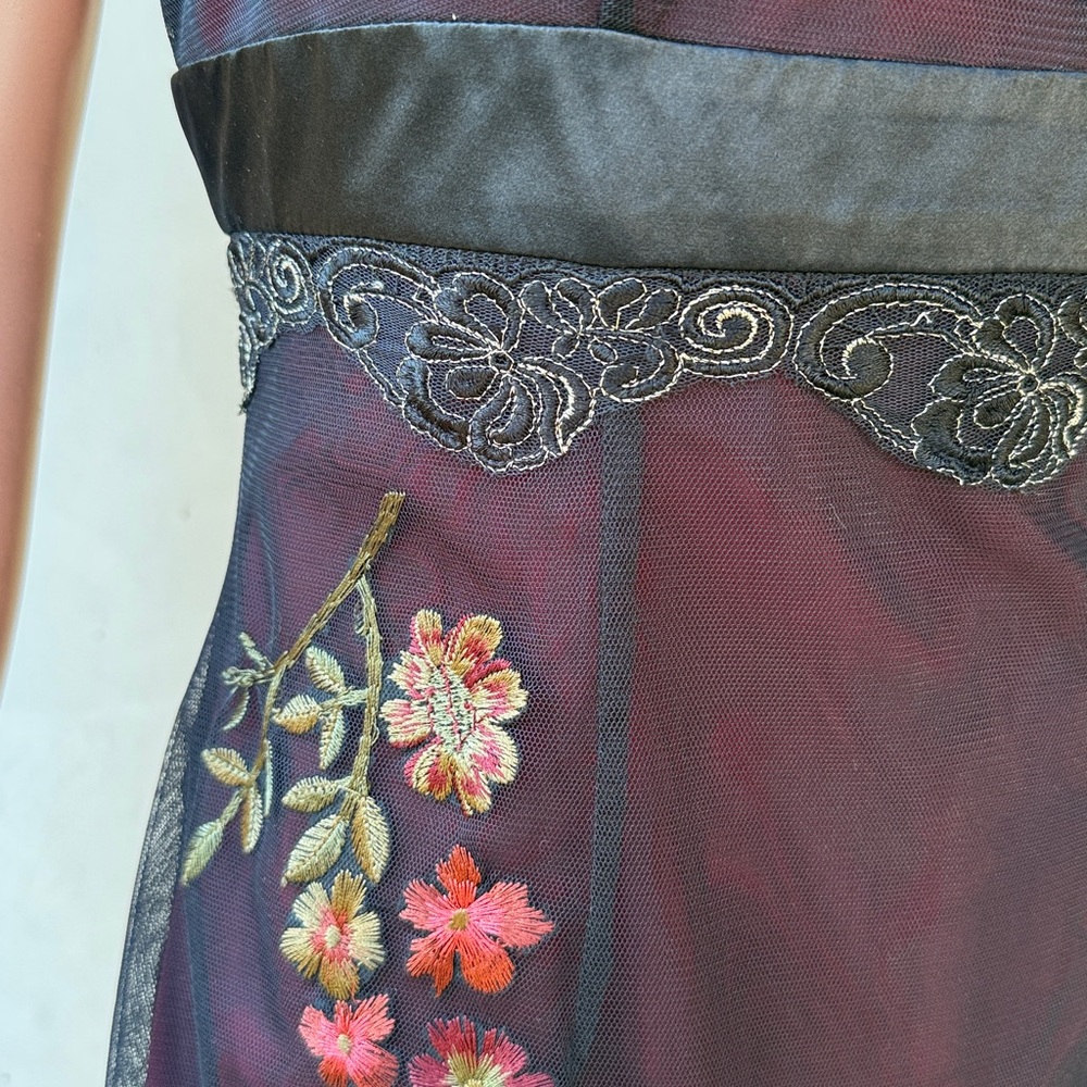 Adrianna Papell dress Black Tulle beaded- burgundy liner‎ Floral Embroidery 6 6P